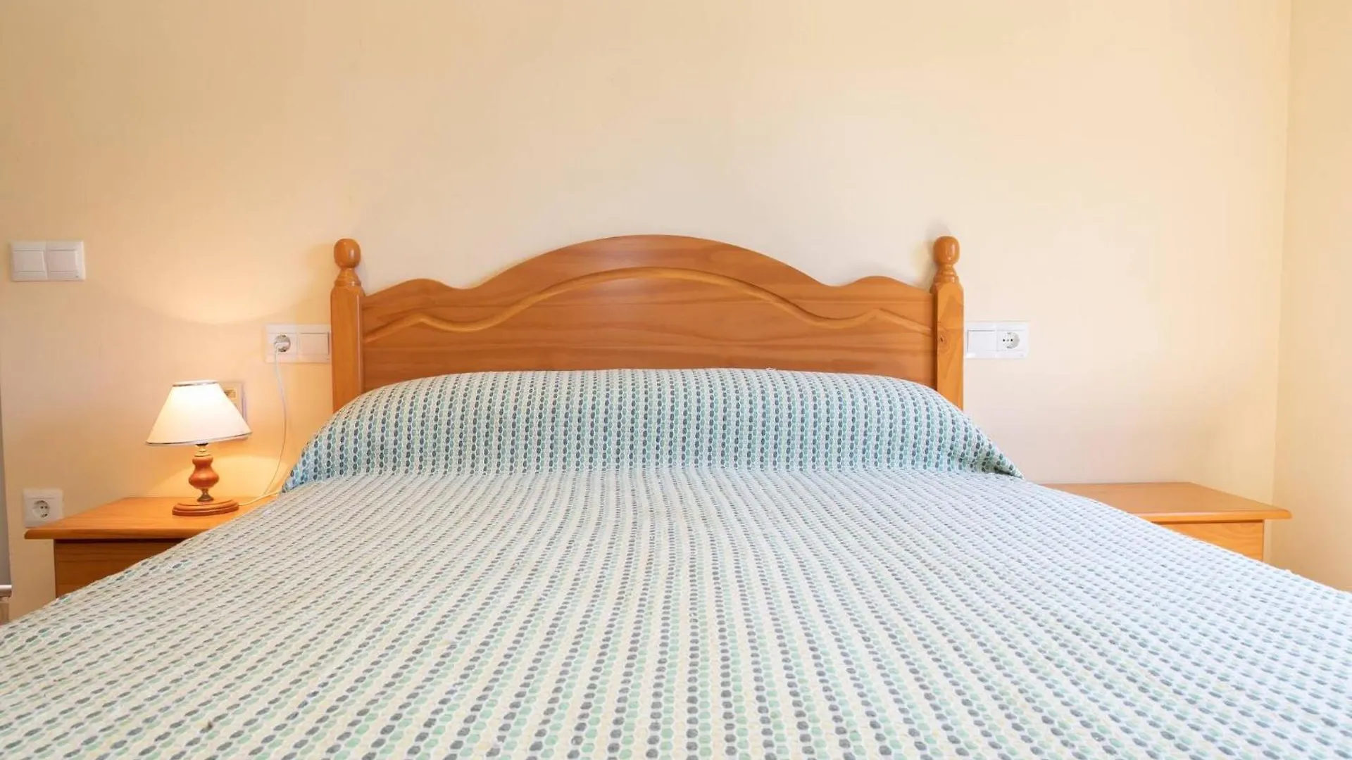 Holiday home Alba Nice House With Private Pool, Garden And Bbq Riumar Spain