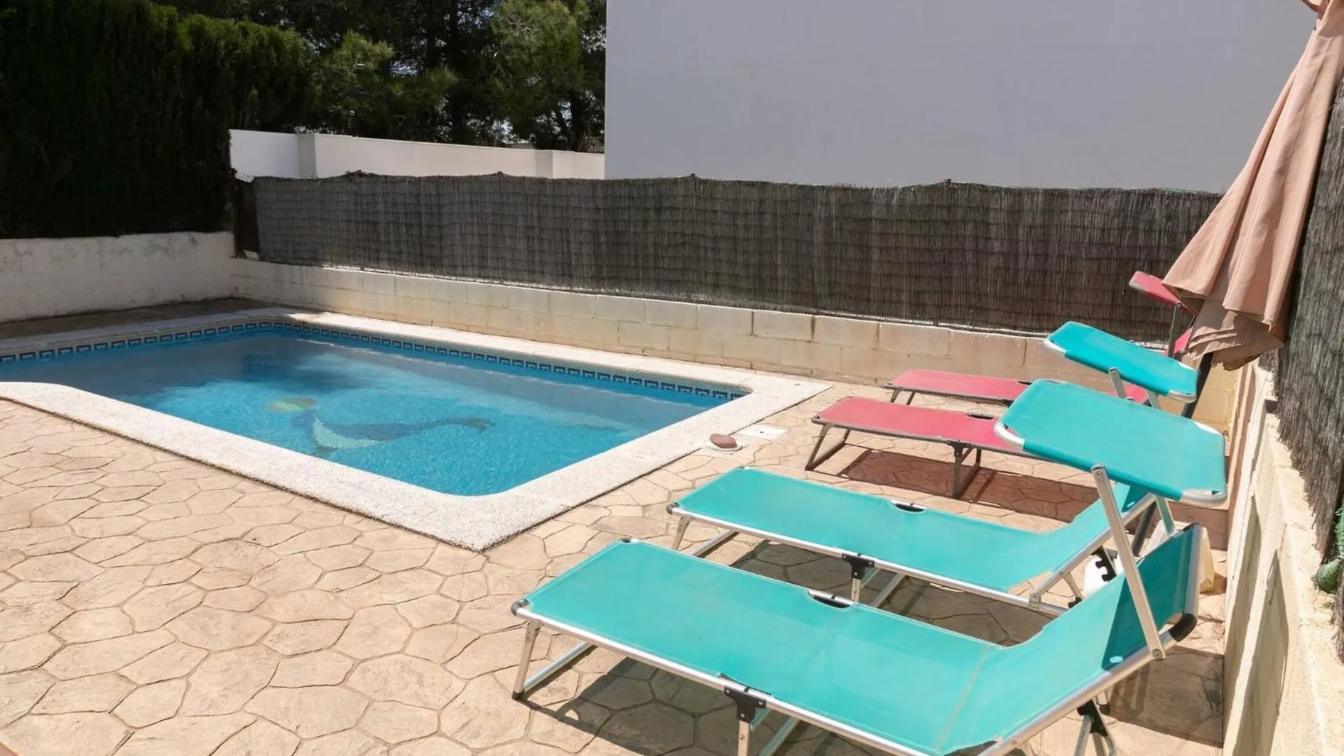 Holiday home Alba Nice House With Private Pool, Garden And Bbq Riumar